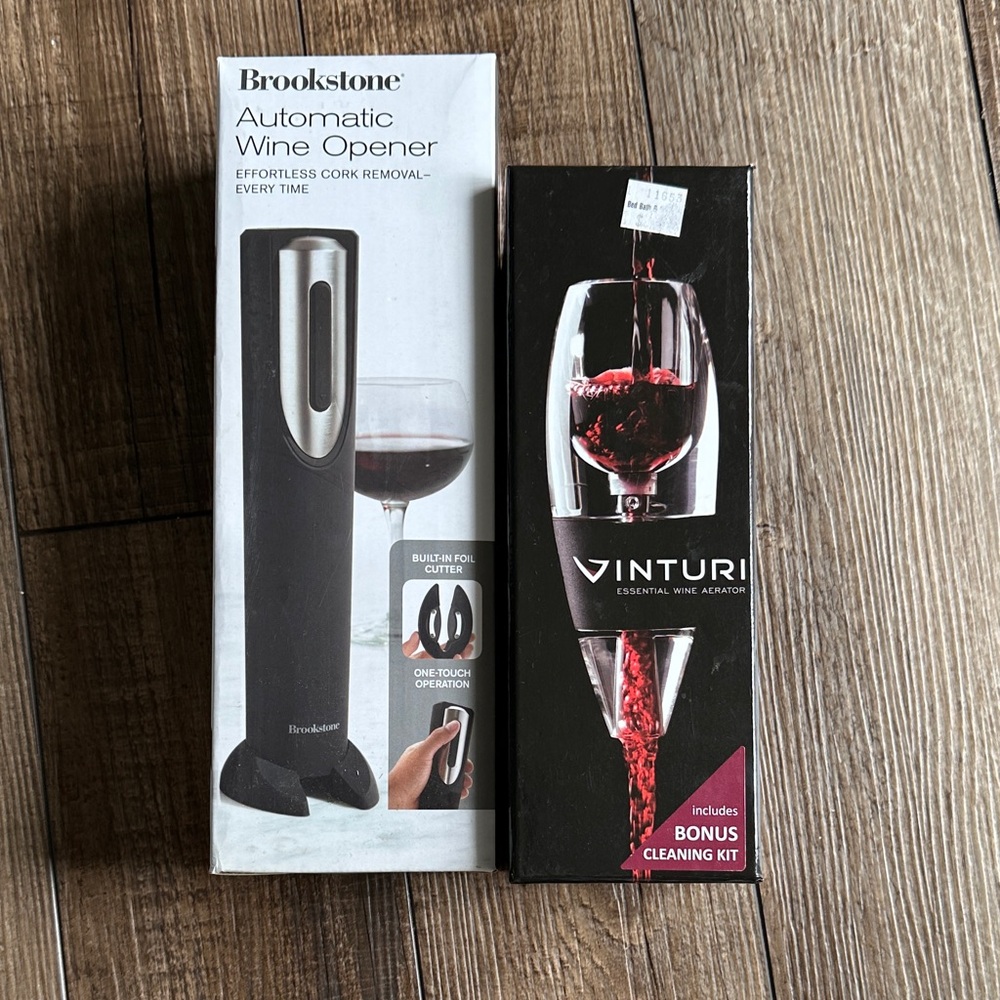 Brookstone Black Wine Opener with Vinturi Aerator bundle